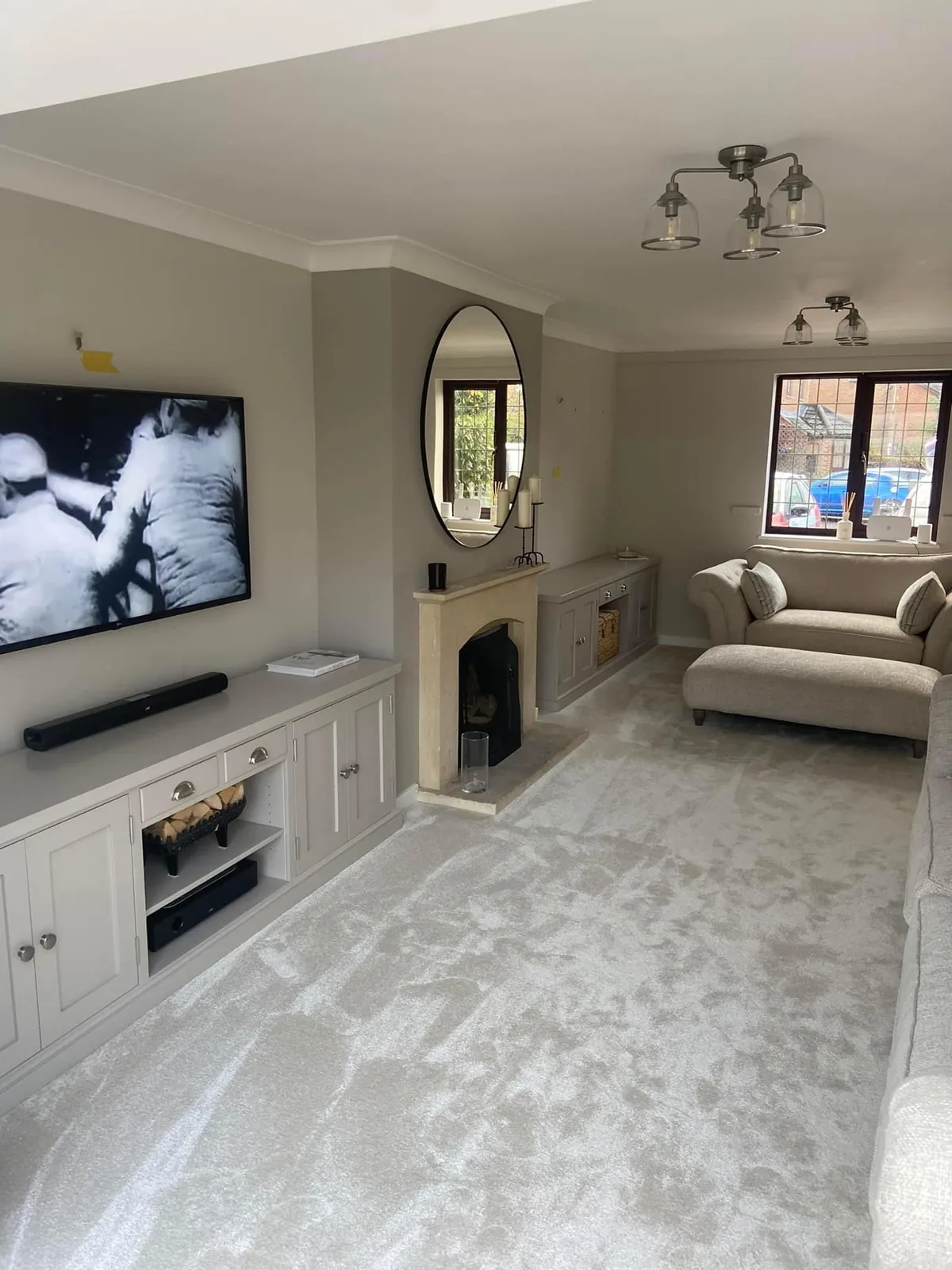 Light patterned carpet in a furnished living space